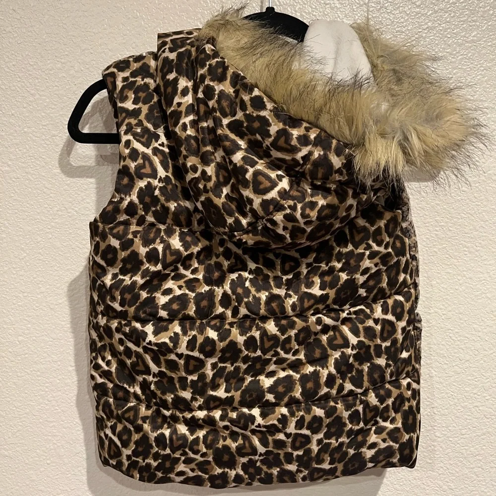 Children’s‎ place leopard puffy vest